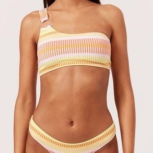 Solid & Striped THE DESI bikini top